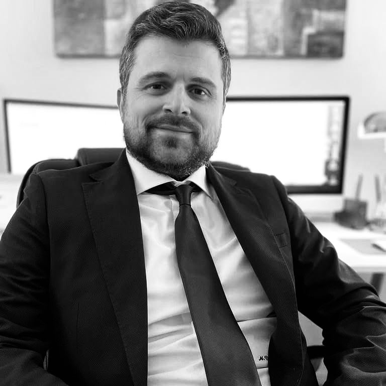 Massimo De Stefano consulente SEO e marketing digitale a Napoli specializzato in e-commerce, SEO LLM e strategie di crescita aziendale